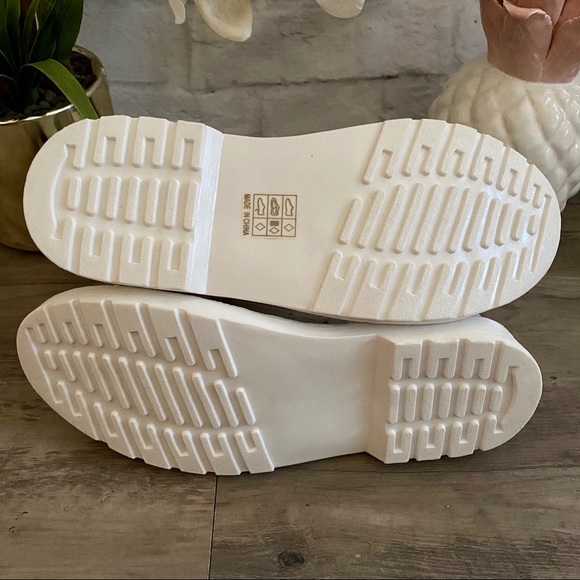 NEW Rainy Day Collection Boots - Picture 7 of 8